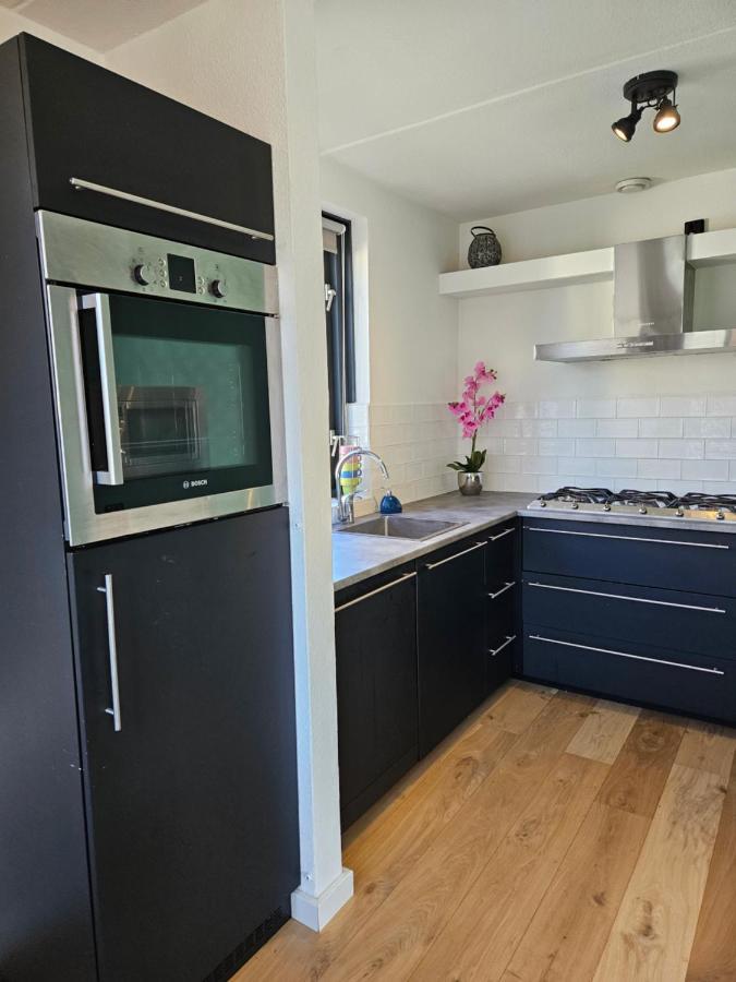 7 Person House With Garden, Firepit, Swimming Lake, Hammock, Child Friendly, In- And Outside Playground, Slide, And Great Coffee Ewijk Esterno foto