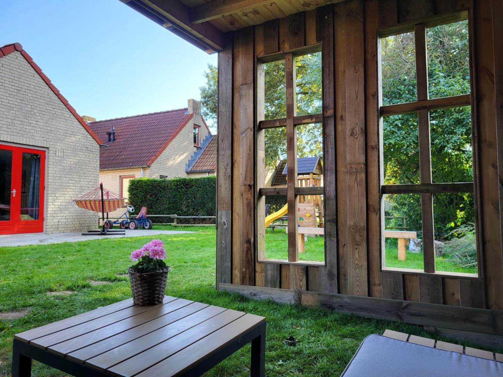 7 Person House With Garden, Firepit, Swimming Lake, Hammock, Child Friendly, In- And Outside Playground, Slide, And Great Coffee Ewijk Esterno foto